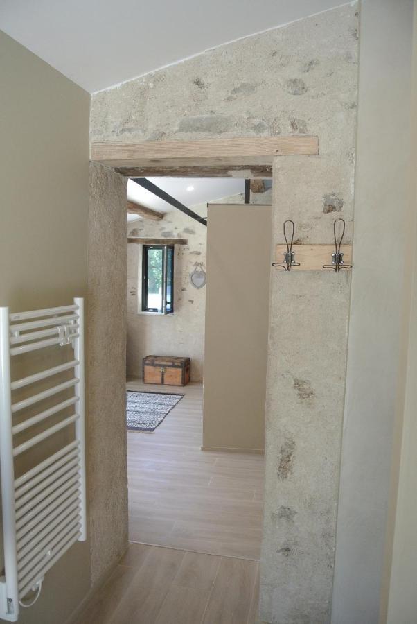Bed and Breakfast Les Epis Du Vent Adilly Экстерьер фото