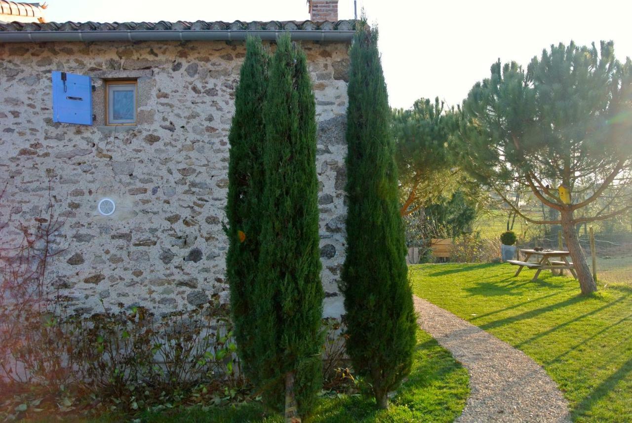 Bed and Breakfast Les Epis Du Vent Adilly Экстерьер фото