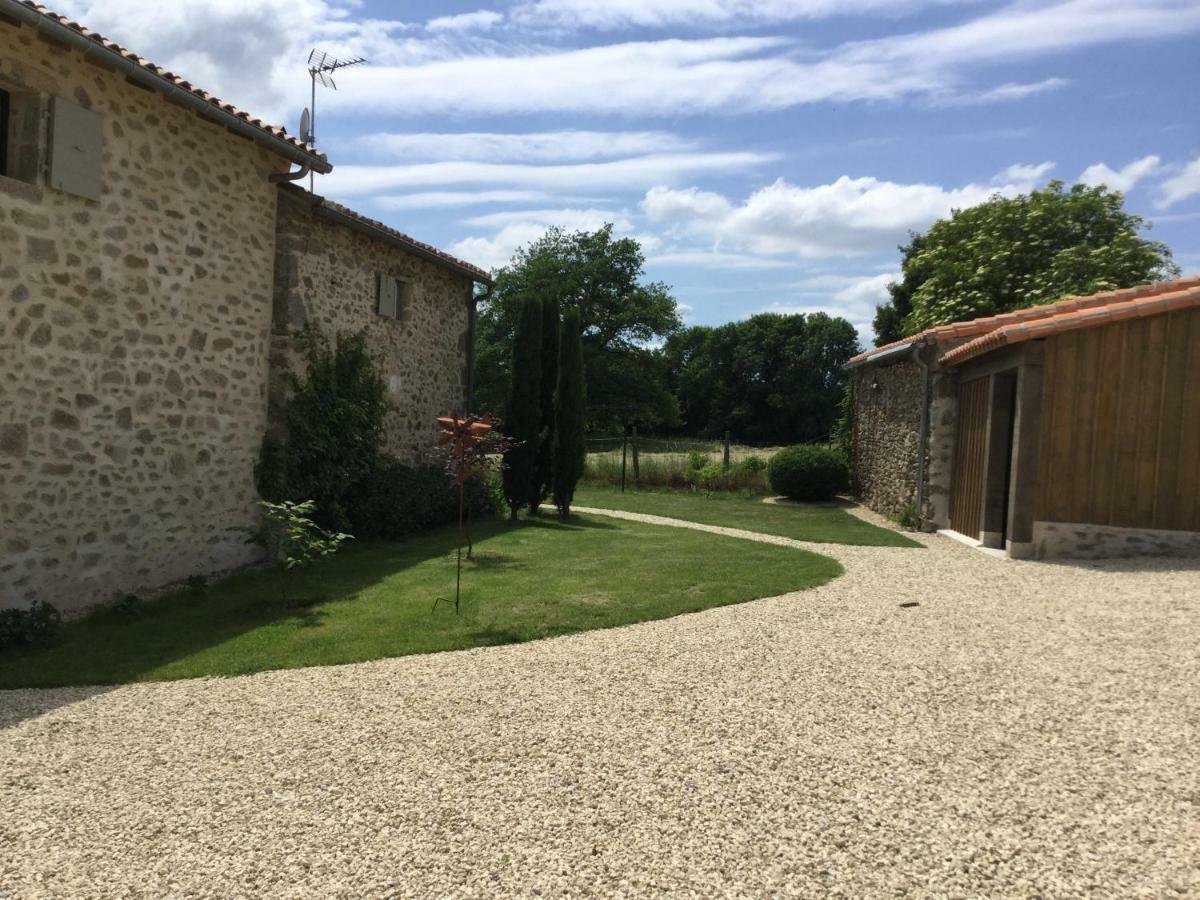 Bed and Breakfast Les Epis Du Vent Adilly Экстерьер фото
