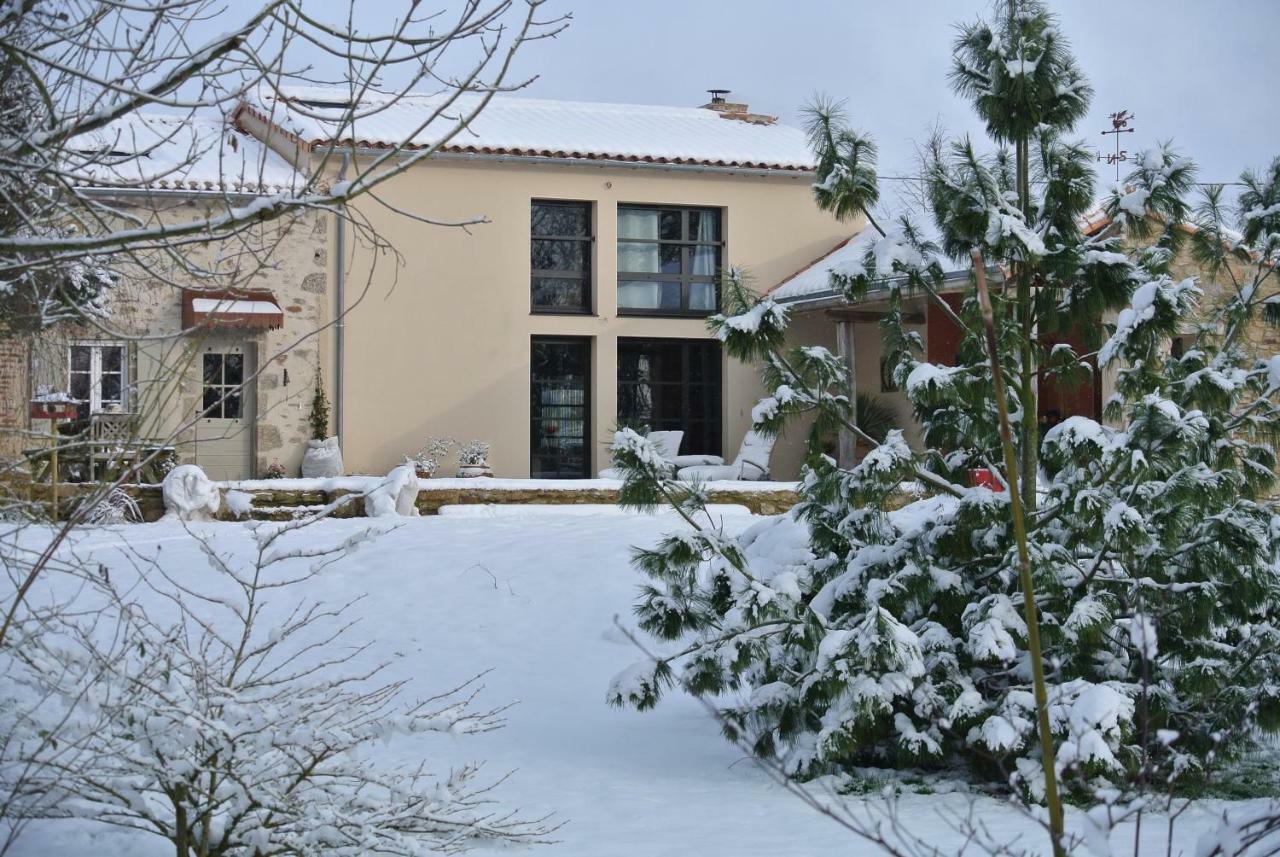 Bed and Breakfast Les Epis Du Vent Adilly Экстерьер фото